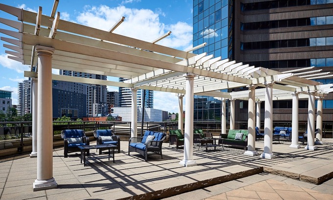 Central Hamilton Hotel | Sheraton Hamilton Hotel