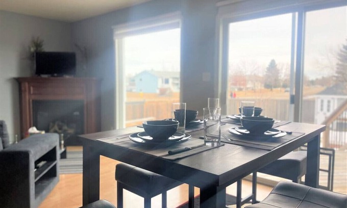 Camrose House | Spacious Duplex