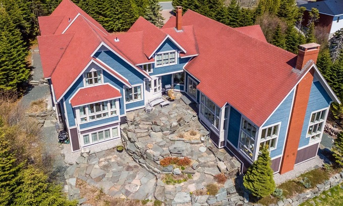 Terra Nova House | Stunning country home - in the middle of the City
