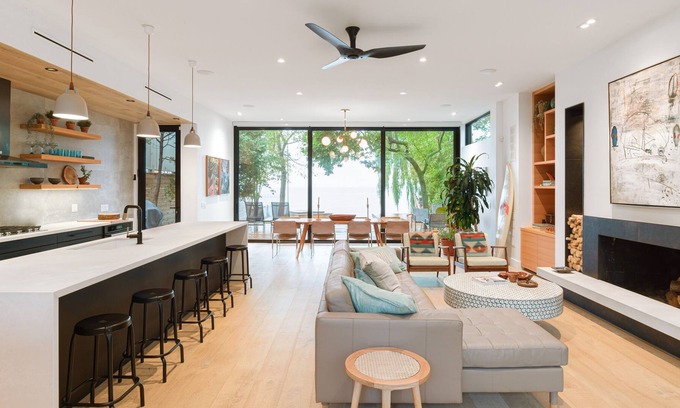 New Toronto House | Stunning Modern Waterfront home, 10 minutes from Downtown Toronto.
