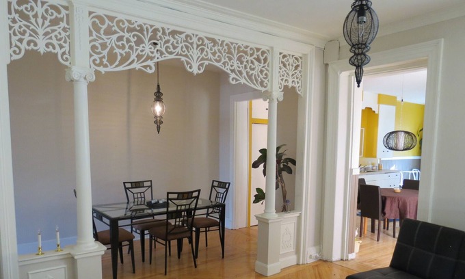 Lower Town Apartment | Sunny Condo In The Heart Of Old Québec