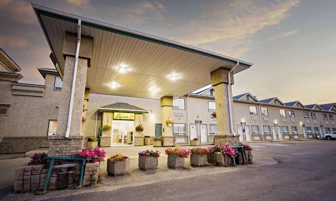 Drayton Valley Hotel | Super 8 by Wyndham Drayton Valley
