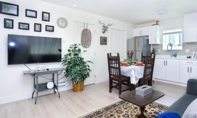 Marpole Apartment | Tasteful 2 BR Suite Near Marine Gateway