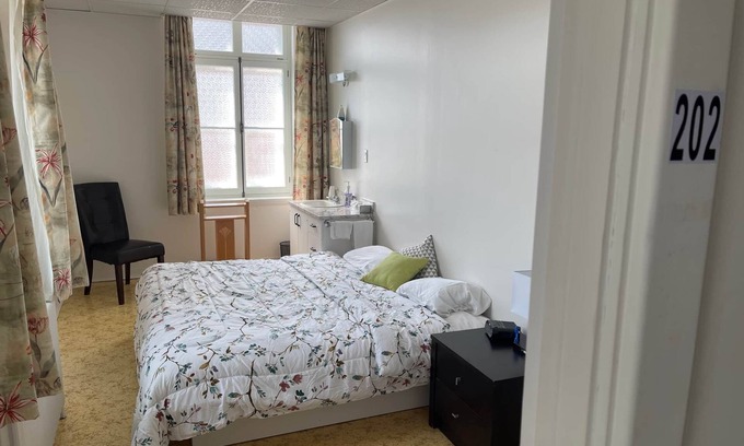 Quartier 5-4 Hostel | The Couvent