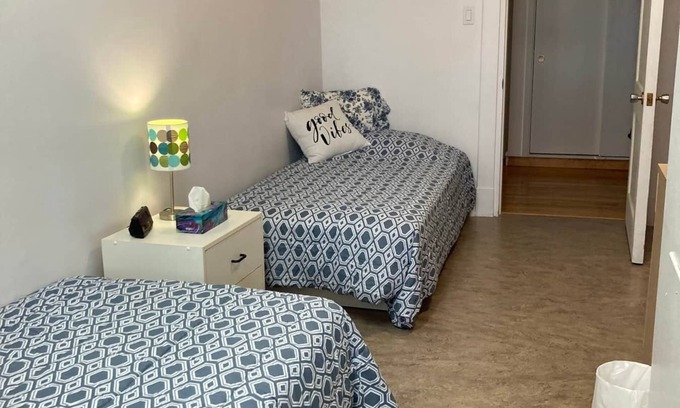 Sainte-Anne-des-Monts Hostel | The Couvent, 205 - chambre 2 lits simples