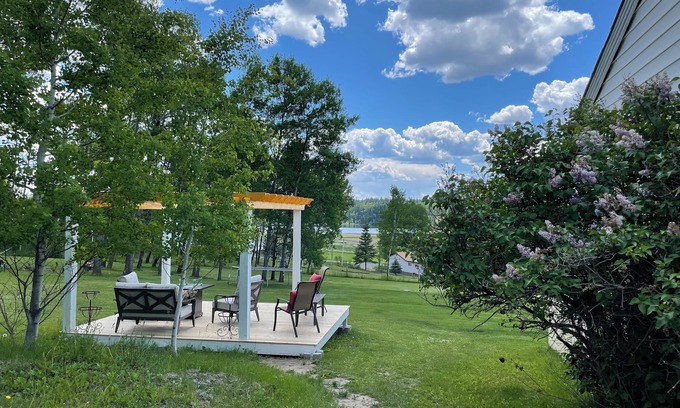 Lone Butte House | The Imperial Ranchettes Guest Suite in Horse Lake