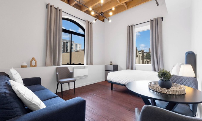 Cite Multimedia Hostel | The Little Prince Rooms-Old Montreal