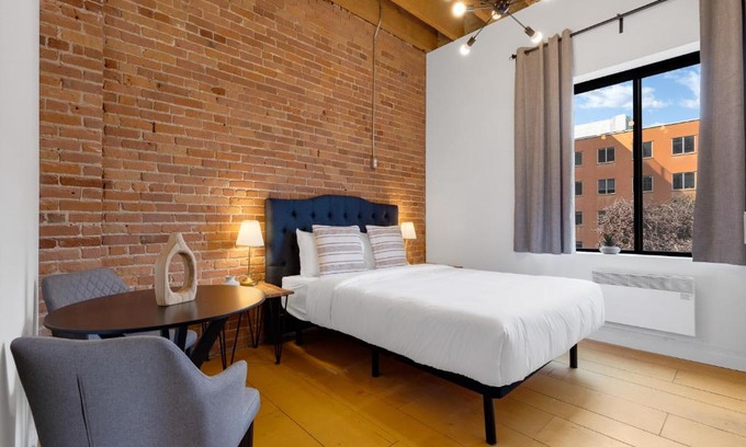 Cite Multimedia Hostel | The Little Prince Rooms-Old Montreal
