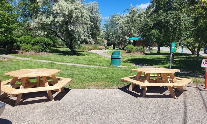East Kootenay Hostel | The Orchard Hostel Private Bunks
