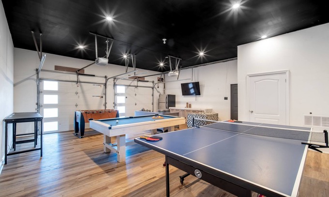 Collingwood House | πThe Sweet Spot HOT TUB SAUNA & GAMES ROOM