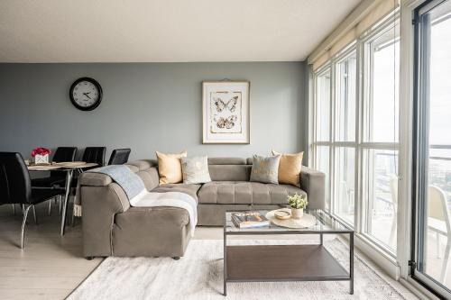 CityPlace Apartment | Unbeatable Lake View 1bd & den in Downtown Toronto