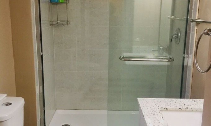 Waterloo House | UPTOWN WATERLOO! Renovated and Sweet House