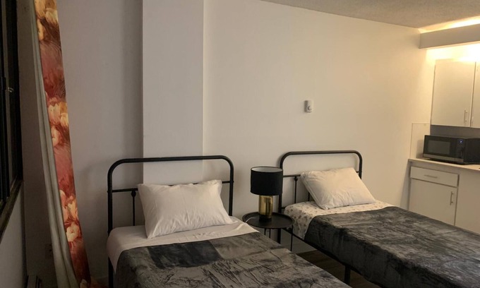 Downtown Calgary Apartment | Urban Oasis: Cozy Studio in Calgary's Heart