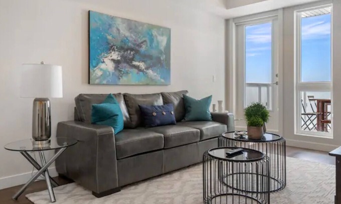 Southwest Calgary Apartment | Very Clean 2 BED {Min To Chinook Mall} U/G Parking