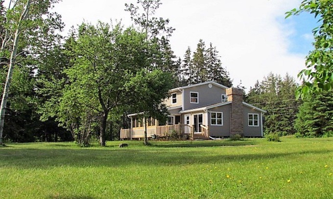 Corran Ban House | Waterfront Beach House, mins from National Park Beaches and Charlottetown