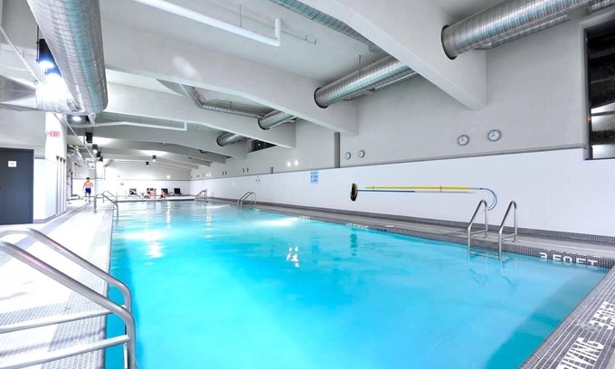 Crosstown Condo | Waterview Bright AC condo in vancouver 4 guests free parking