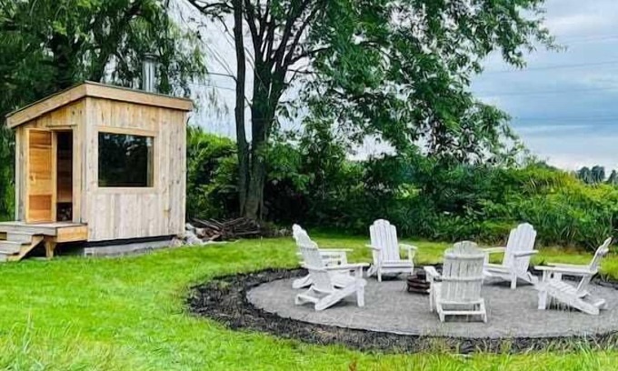 Picton House | Welcome to Field of Dreams in West Lake