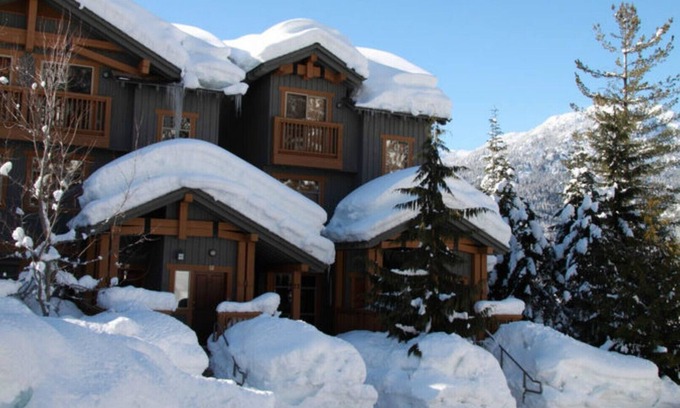 Nordic Estates House | Whistler Getaway with Mountain Views – Ski & Bike from Your Door