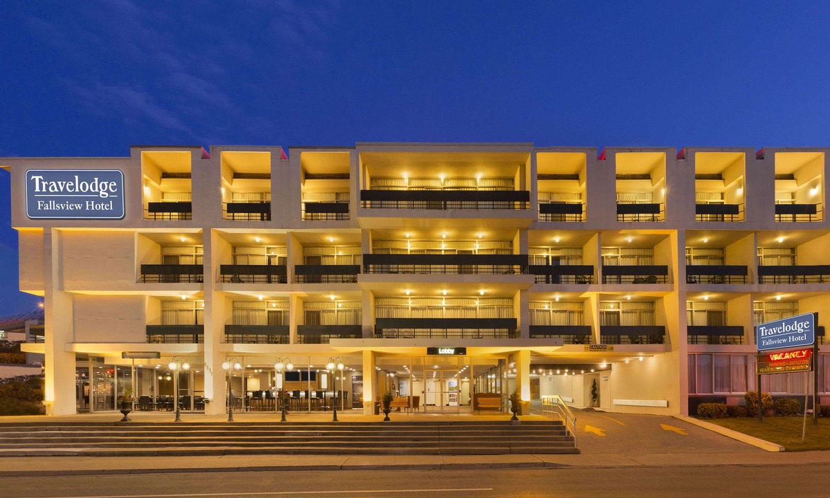 Niagara Falls Hotel | Travelodge by Wyndham Niagara Falls Fallsview