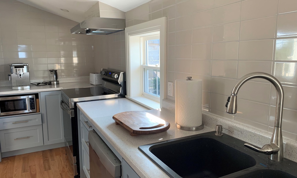 Darlings Lake Apartment | New With a View