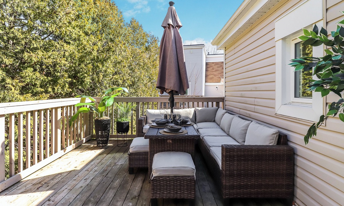 Collingwood House | Collingwood Stunning Ski/Beach Vacation Home - 10 min from the Mountains/Beach!