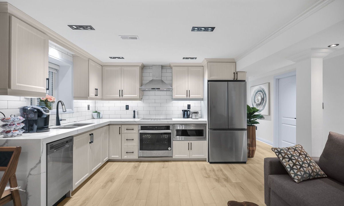 Whitby House | tnPinnacle of Luxury & Leisure -1 Bedroom with an Ensuite | Full Kitchen