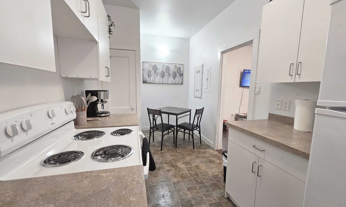 Moose Jaw Apartment | Best Airbnb in MJ Sleeps 2 Parking Coffee