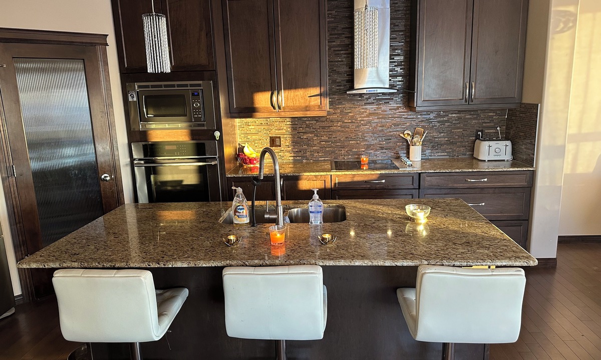 Panorama Hills House | Estate house for rent this summer and stampede! Fully furnished.
