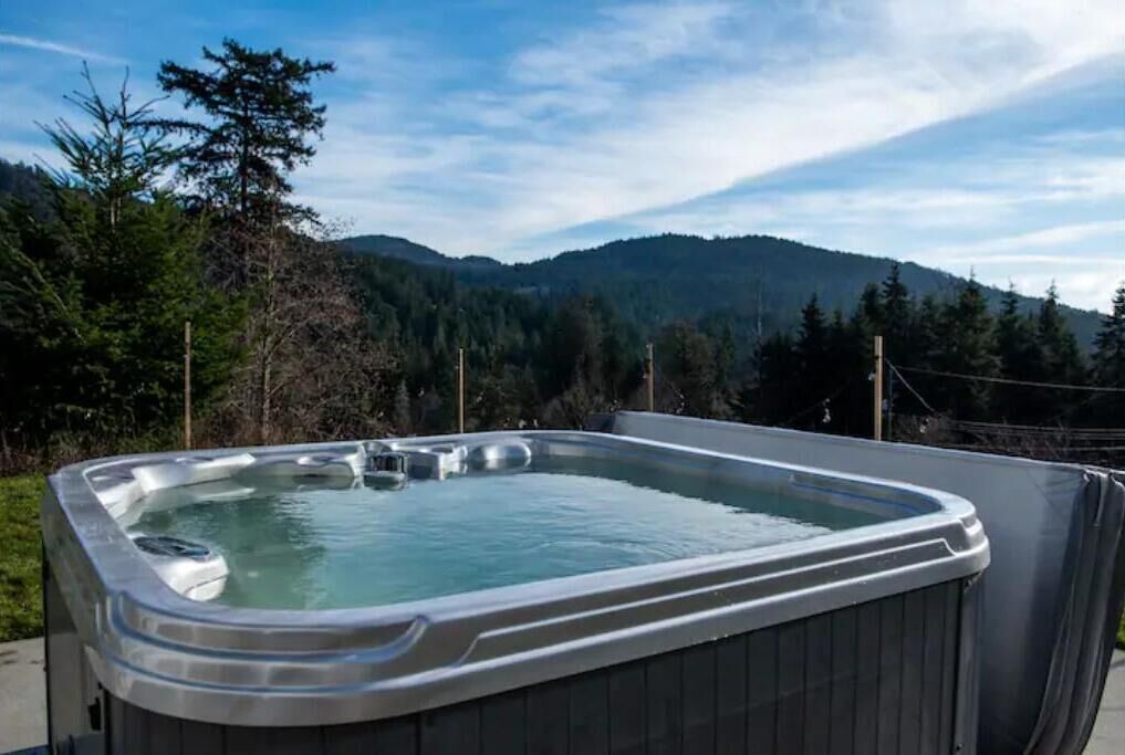 Sooke Apartment | Sooke by Nature-Carriage House Suite