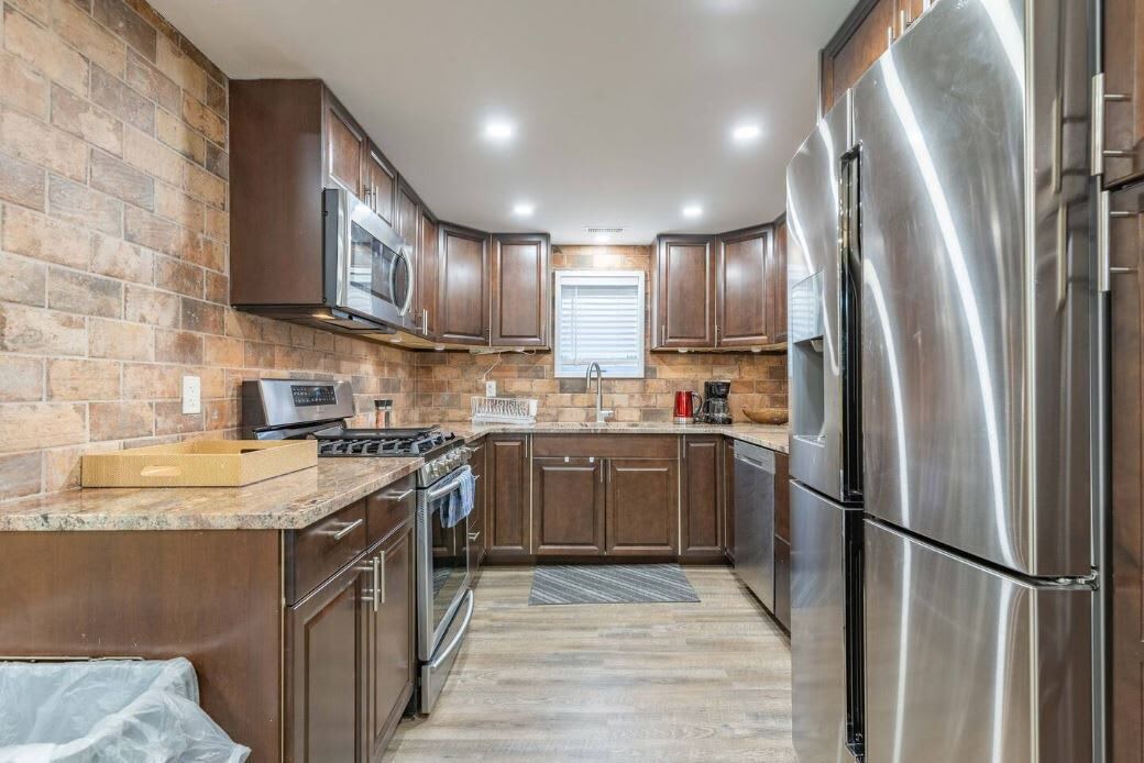 Quinte West House | Riverside Cottage Escape