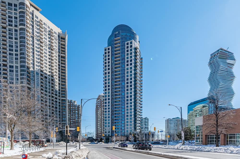 Downtown Mississauga Condo | Luxurious 2 Bedroom Condo