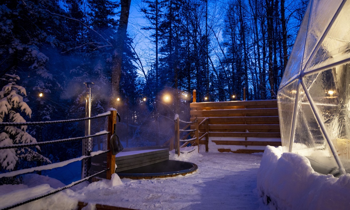 Sainte Rose du Nord Ski Chalet | River/Wooden Hottub Dome in Nature