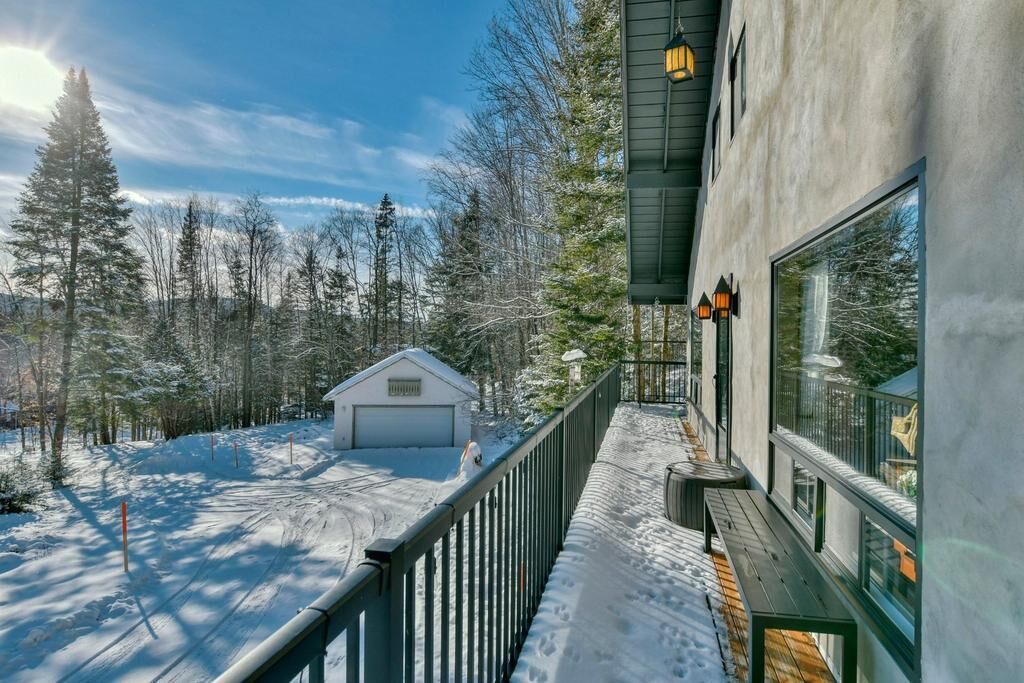 Les Pays-d'en-Haut Regional County Municipality Ski Chalet | 4 Br Luxury St-Sauveur Chalet & Pool, Swim Spa, fireplace, close to Ski resort