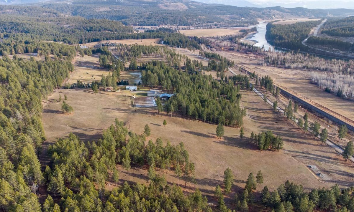 East Kootenay Cabin | Cozy, private, ranch cabin in the beautiful East Kootenay's