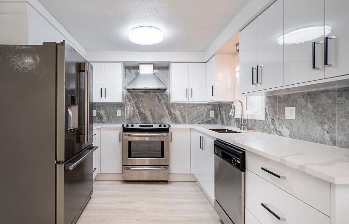 Delta House | Centrally located around major tourist attractions in Vancouver. Peaceful, clean