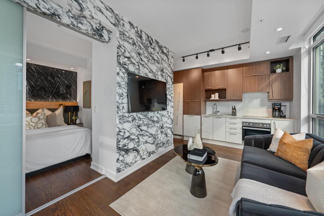 Downtown Toronto Apartment | NoMad Suites - Toronto's Entertainment District
