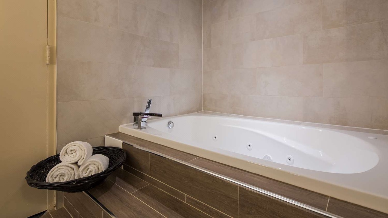 Photo of Bathroom in Northeast Mississauga