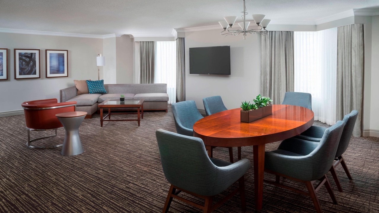 Photo of Livingroom in Bay Street Corridor