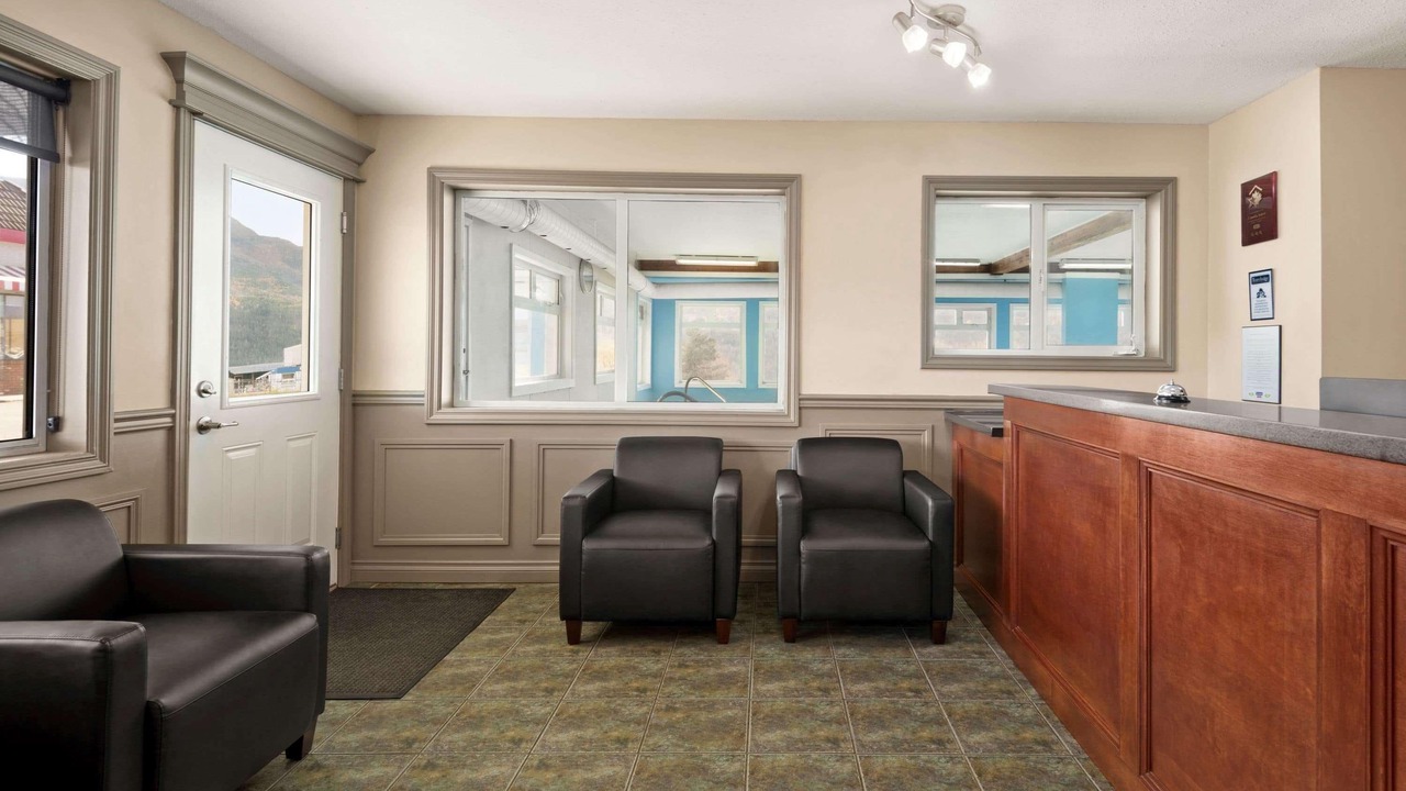 Photo of Livingroom in Salmon Arm