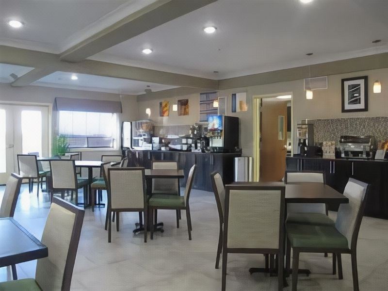 Photo of Livingroom in Drayton Valley