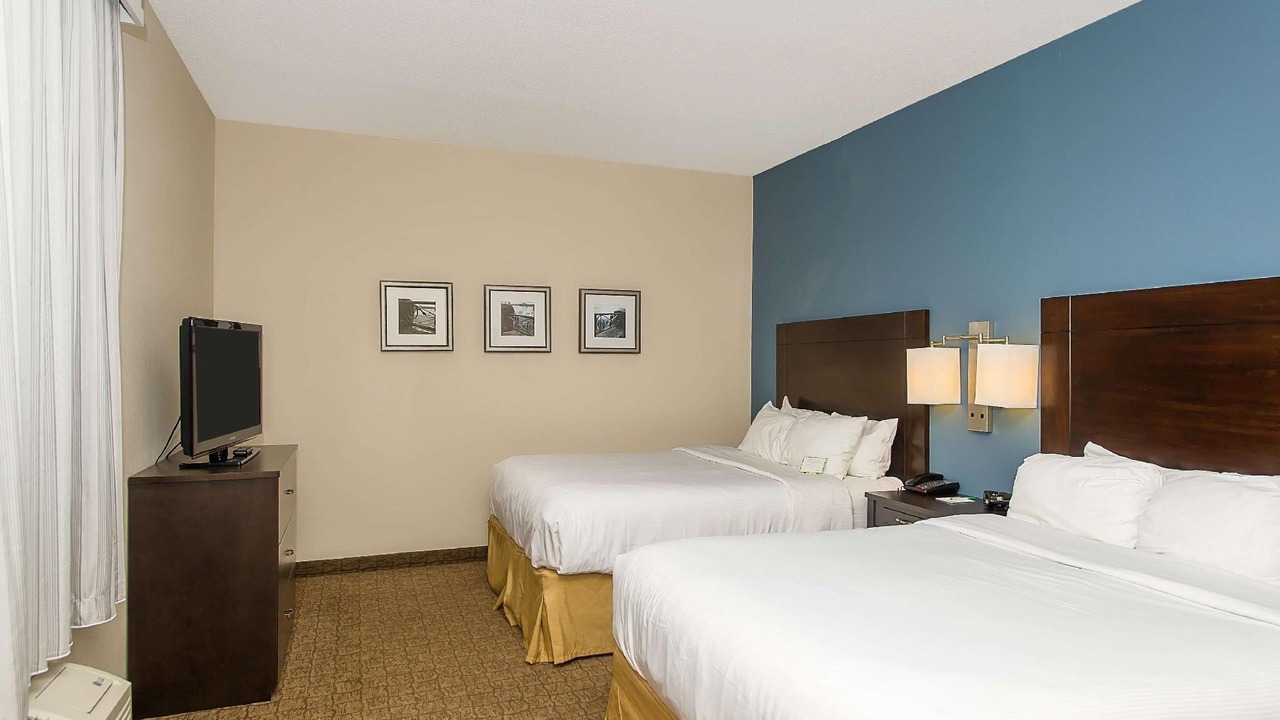 Photo of Bedroom in Fallsview