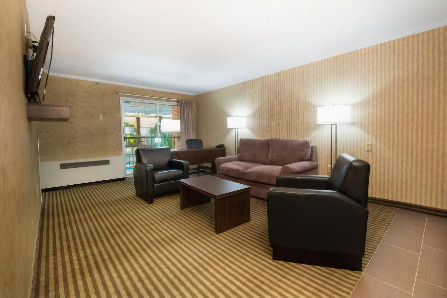 Photo of Livingroom in Brandon