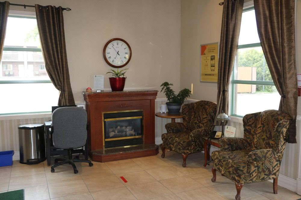 Photo of Livingroom in Gananoque