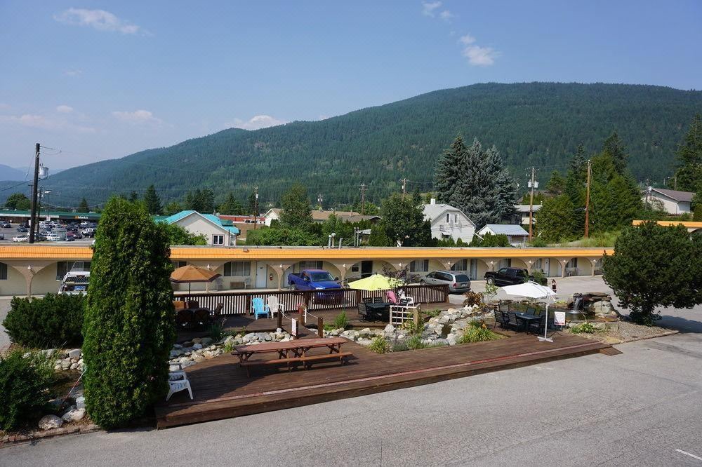 Photo of Buildings in Creston