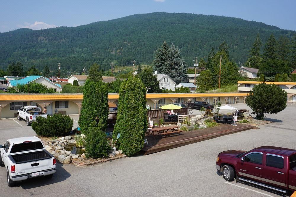Photo of Buildings in Creston