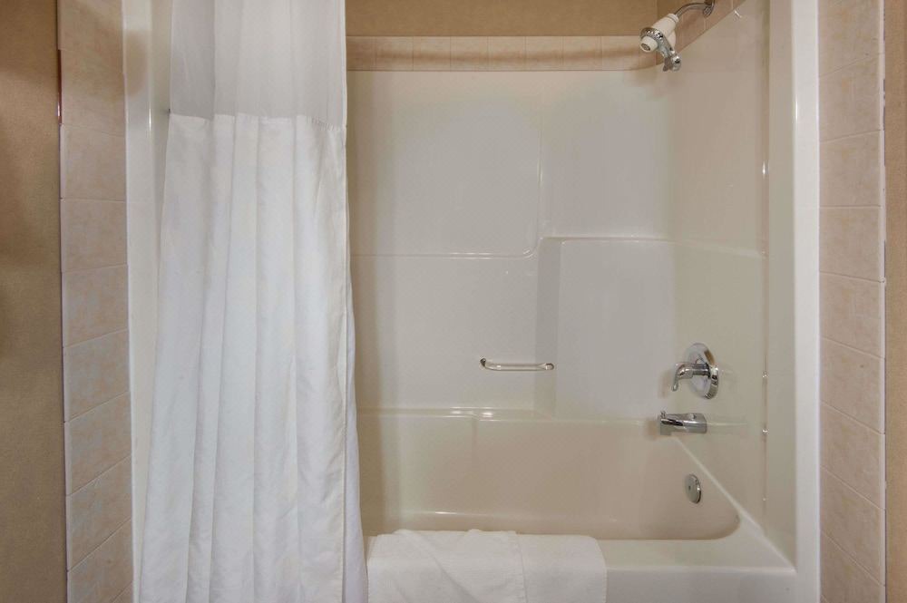Photo of Bathroom in Drumheller