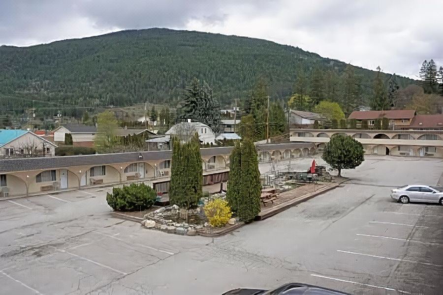 Photo of Buildings in Creston