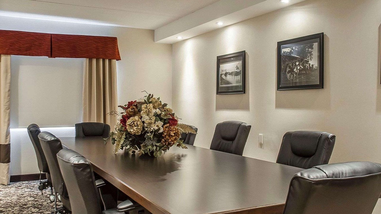 Photo of Livingroom in Fort Erie