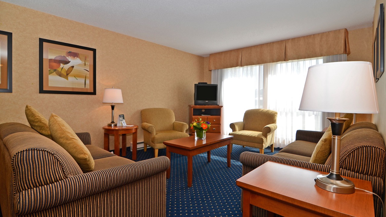 Photo of Livingroom in Langley
