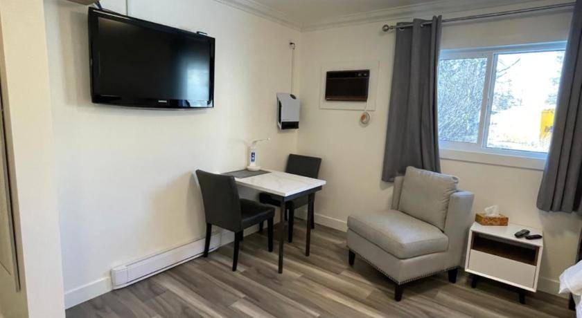 Photo of Livingroom in East Kootenay